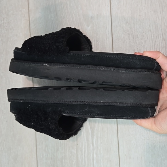 UGG Australia Black Fuzzy Slide Open Toe Platform Logo Sandals Shoes Sz 7 - Picture 9 of 11